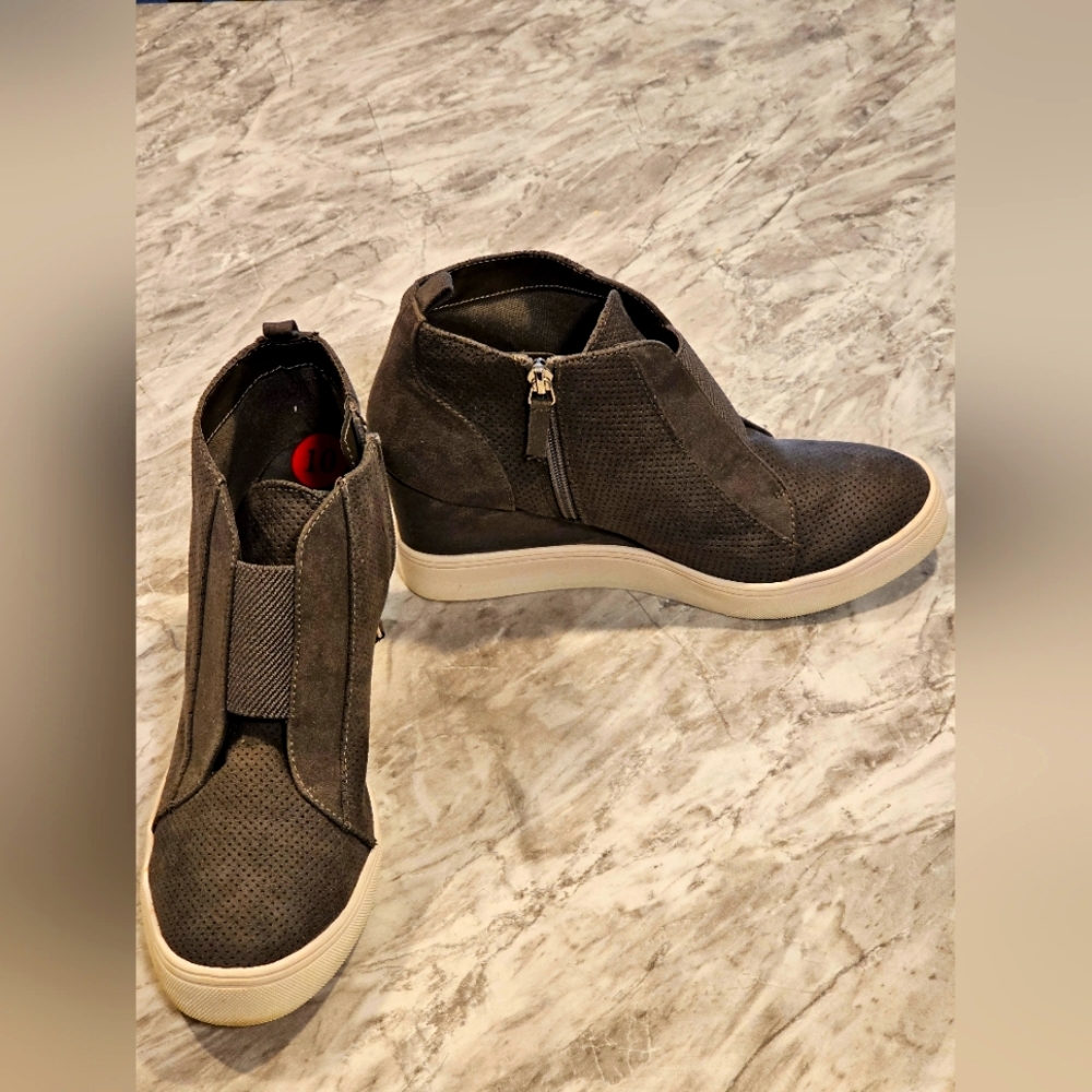 MIA Hidden Wedges